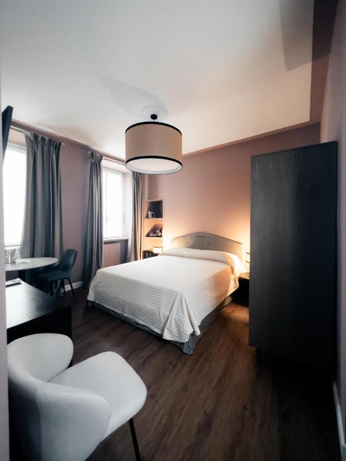 Caffe Delle Rose Les Chambres Verbania Eksteriør billede