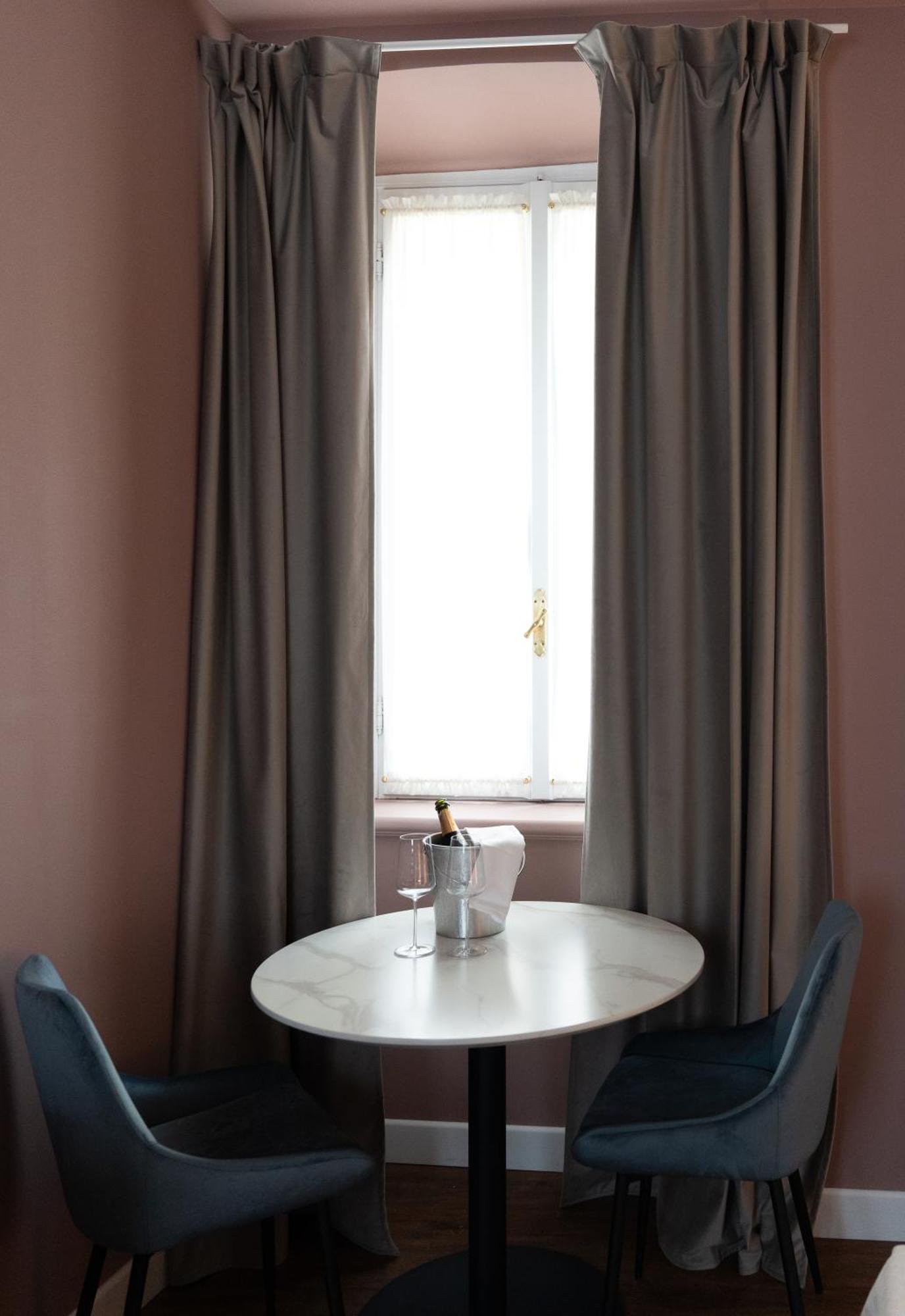 Caffe Delle Rose Les Chambres Verbania Eksteriør billede
